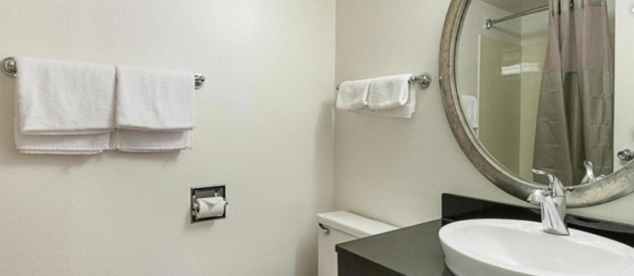 Studio 6 Wichita, Ks - Airport ภายนอก รูปภาพ